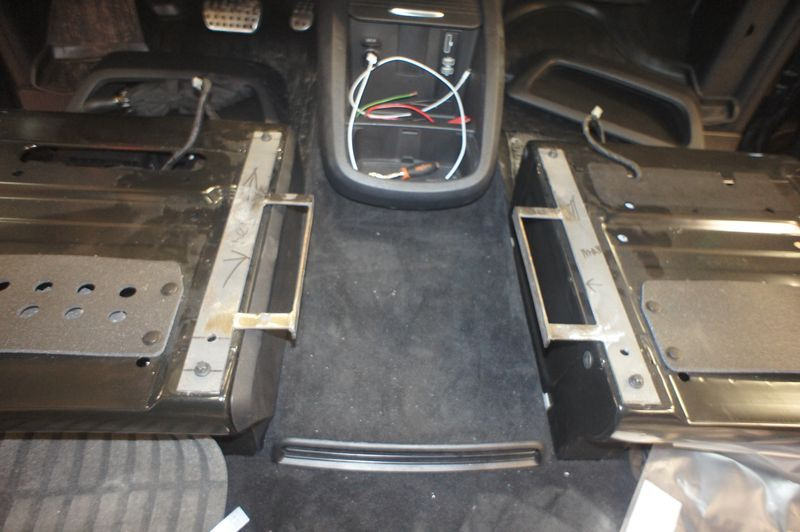 Mercedes V klasse. Установка холодильника между передними сидениями ...