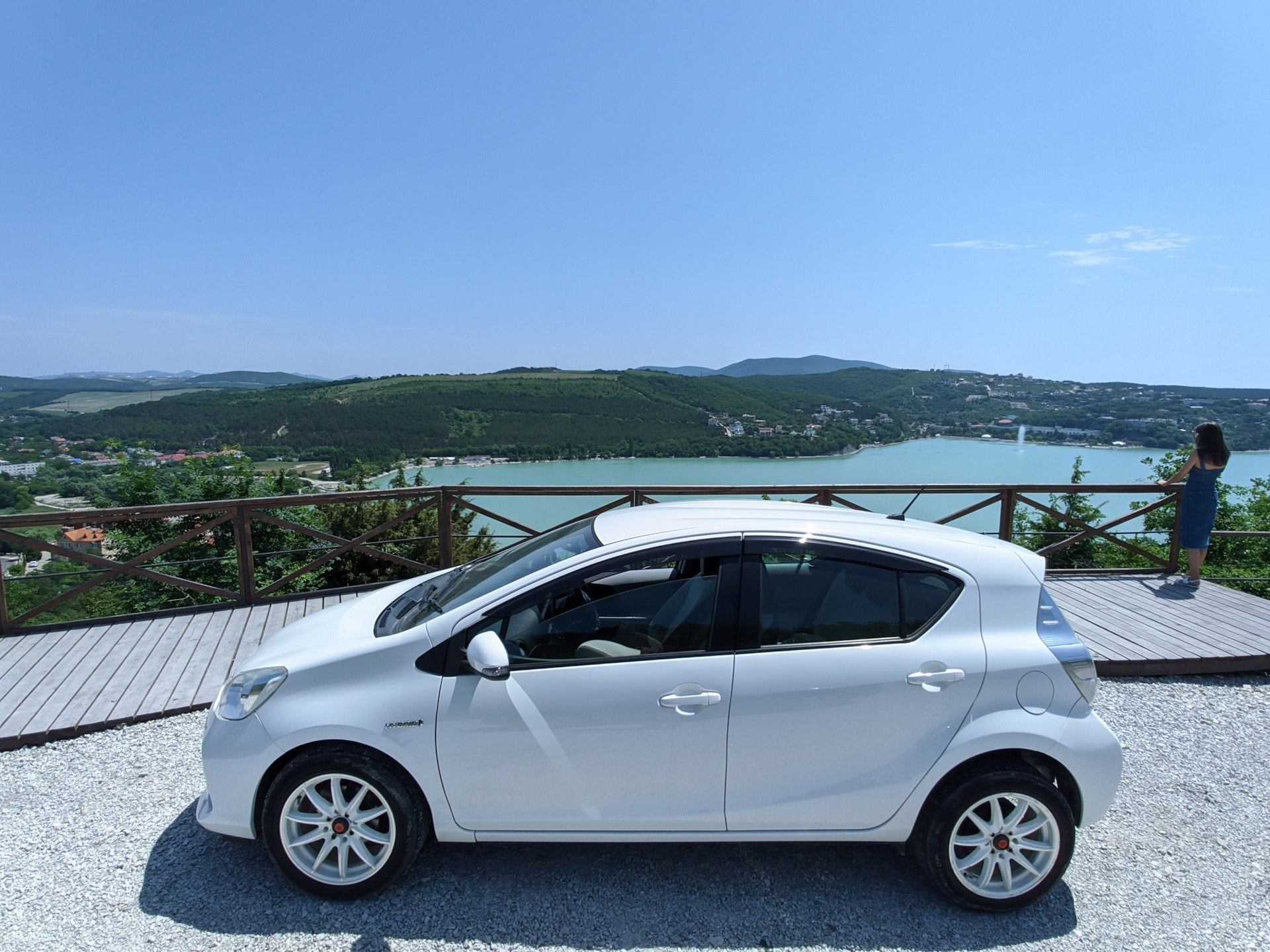 Toyota Aqua Hybrid 2013