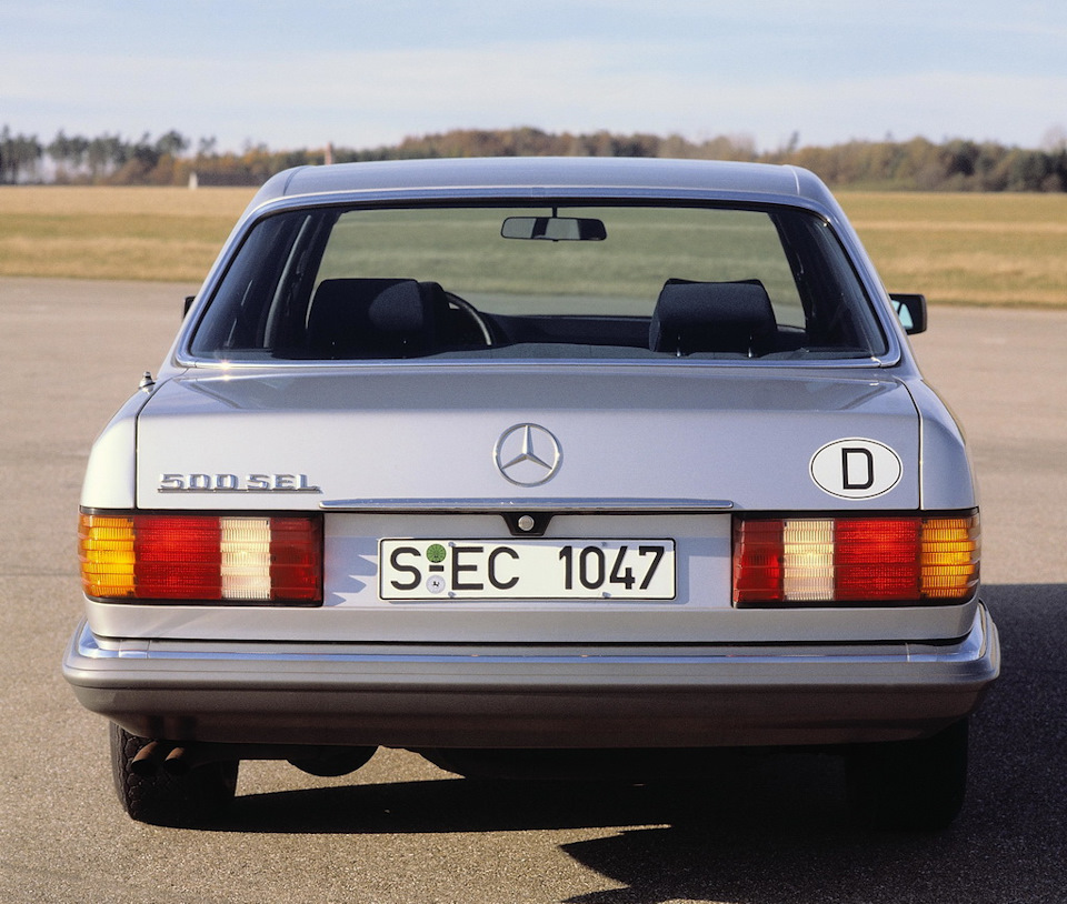 * — Mercedes-Benz S-Class (W126)