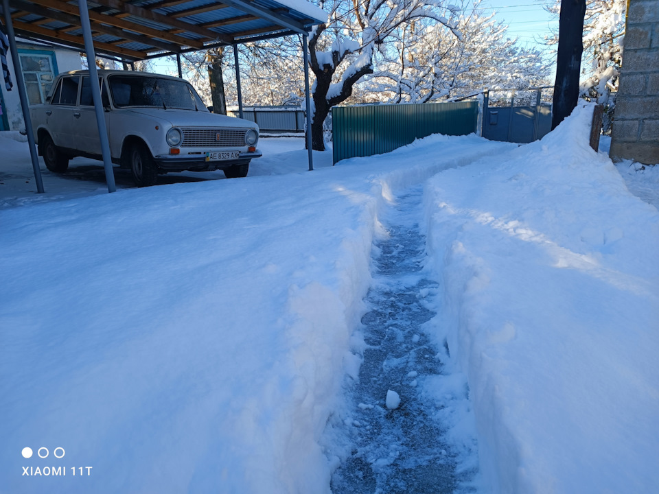 Немного) — Lada 21011