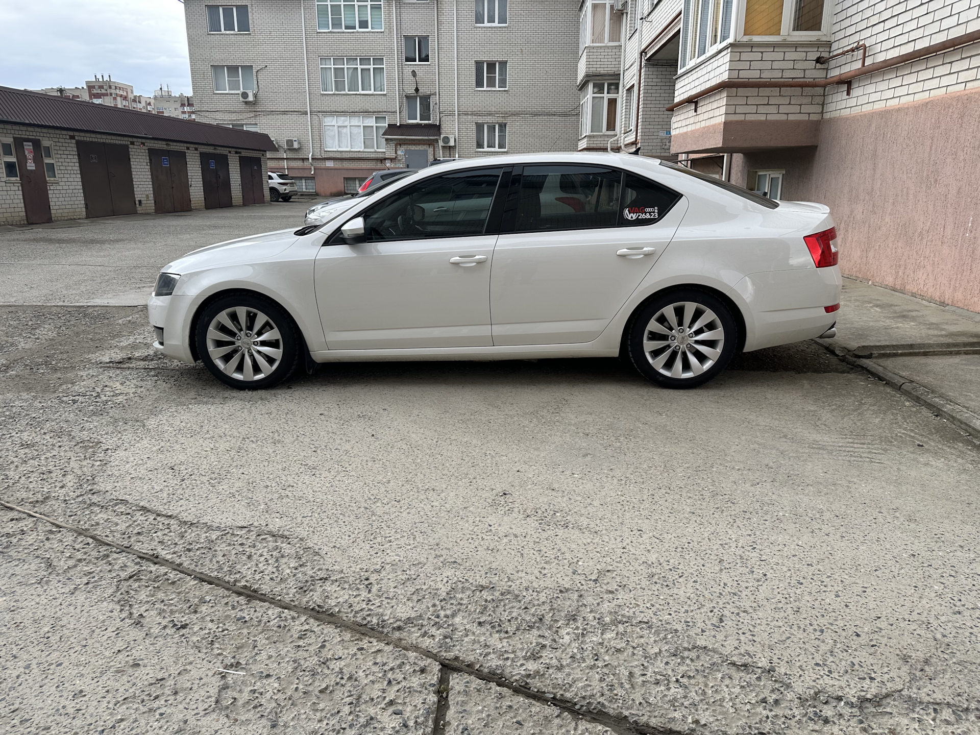 В какой цвет покрасить диски? — Skoda Octavia A7 Mk3, 1,8 л, 2013 года ...