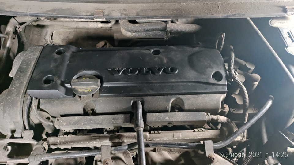 На выходе получаем закрытые от грязи ВВ провода и свечные колодцы — Ford Focus Sedan II