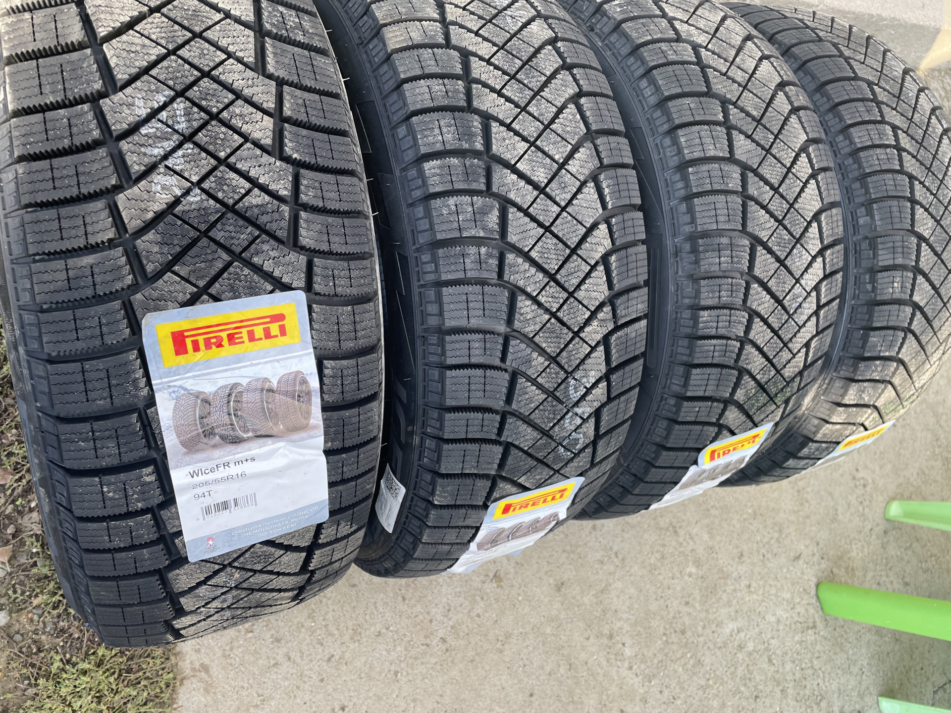 Pirelli ice zero 205 55 r16. Pirelli Ice Zero Friction 205/55 r16. Pirelli Ice Zero Friction.