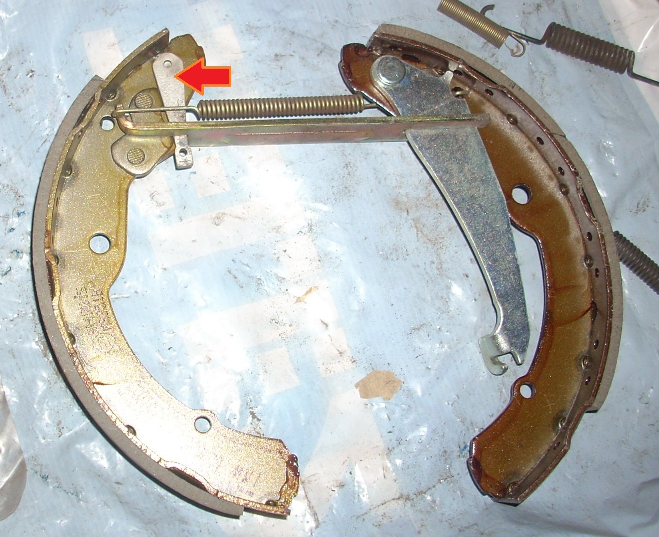 Профессиональная замена колодок Октавия А5 (Skoda Octavia A5) тормозных задних