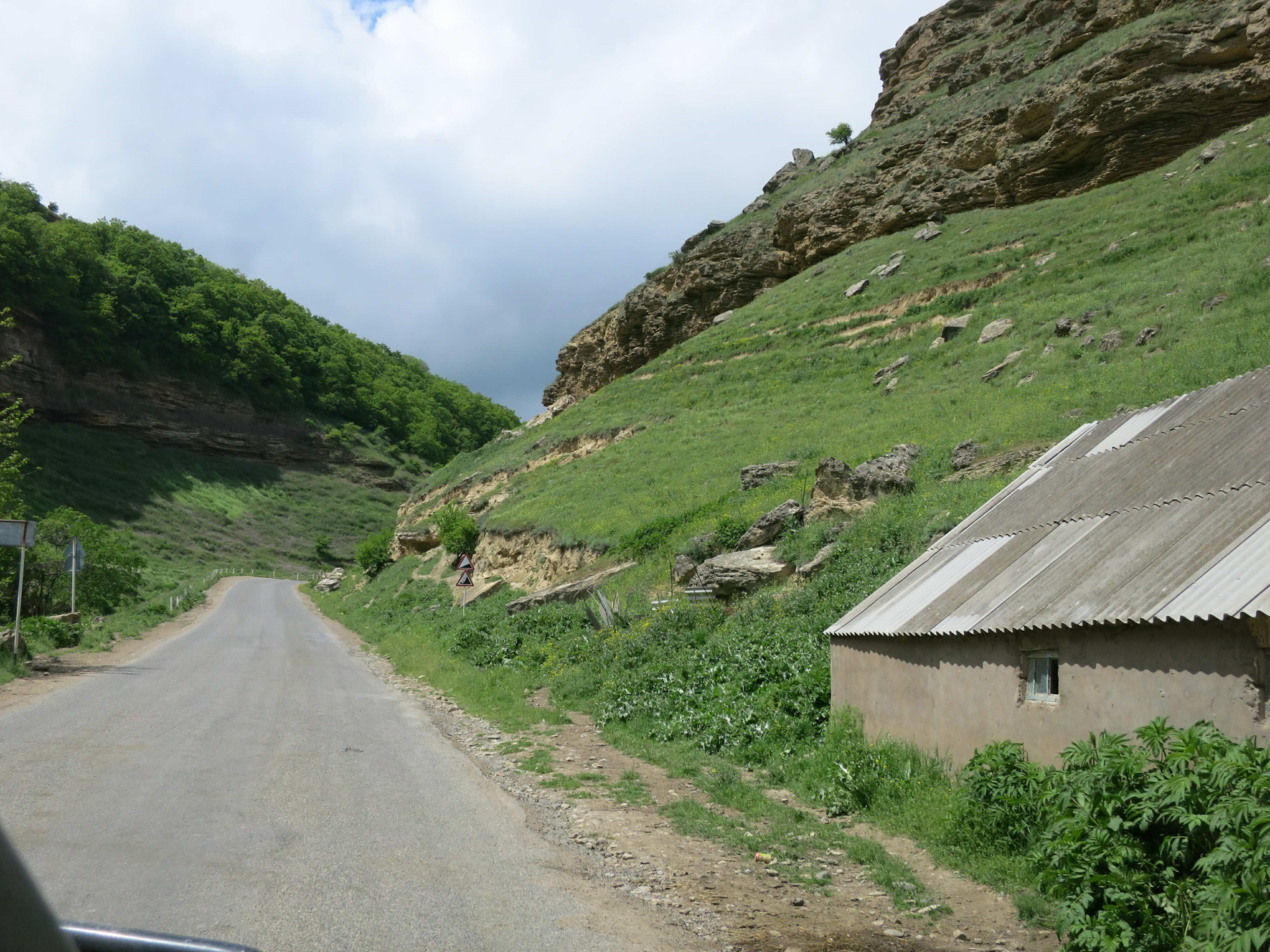 Мавзолей в Дагестане в селе Хучни