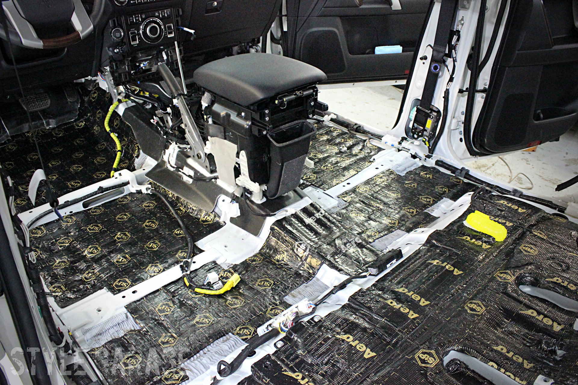 Шумоизоляция дизеля. Шумоизоляция тойота прадо 150. Шумоизоляция моторного отсека газель 3302. Шумоизоляция премиум класса. Шумоизоляция для хендай 78.