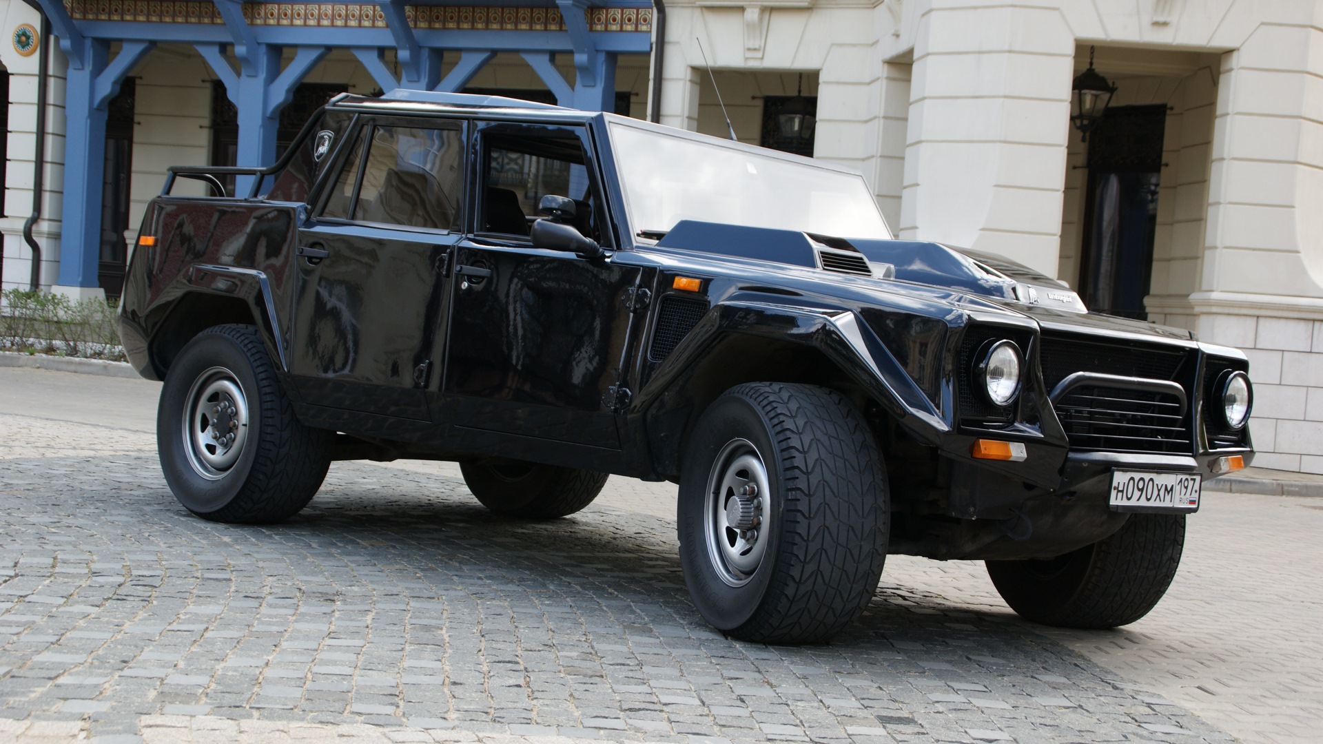 Lamborghini lm002 РІРѕРµРЅРЅС‹Р№