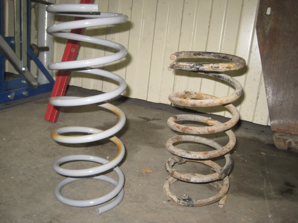 пружина ваз2112 встала четко, есть 2 мягкая и жесткая.естественно поставил мягкую за 2 шт 840р — Daewoo Leganza