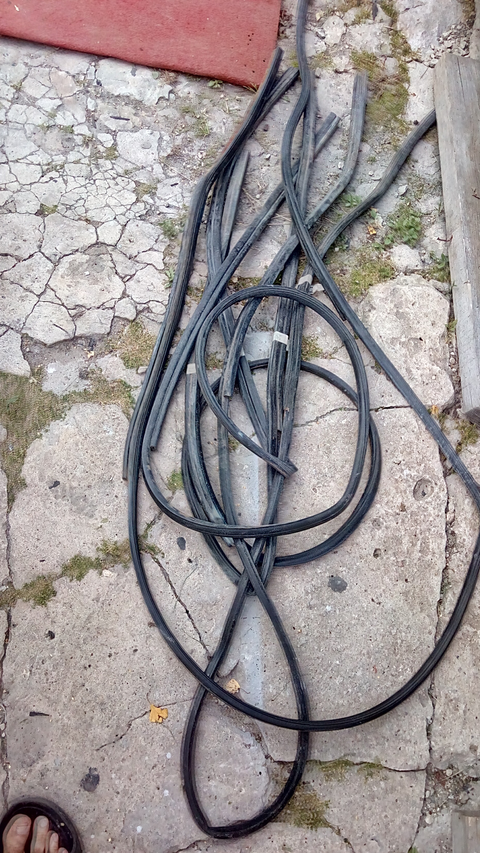 Замена уплотнительных резинок дверей — ГАЗ 3110, 2,5 л, 2004 года ...