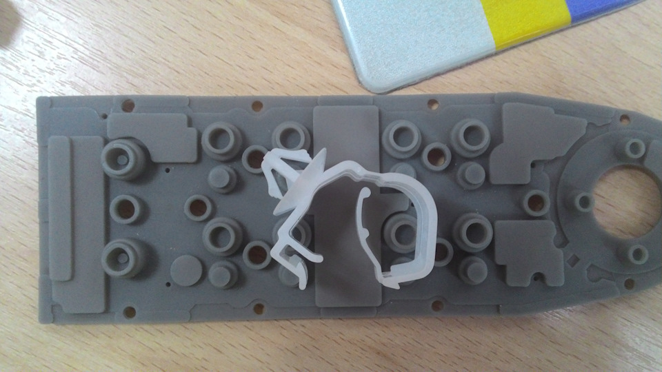 Вот эта самая клипса :) — Peugeot 607