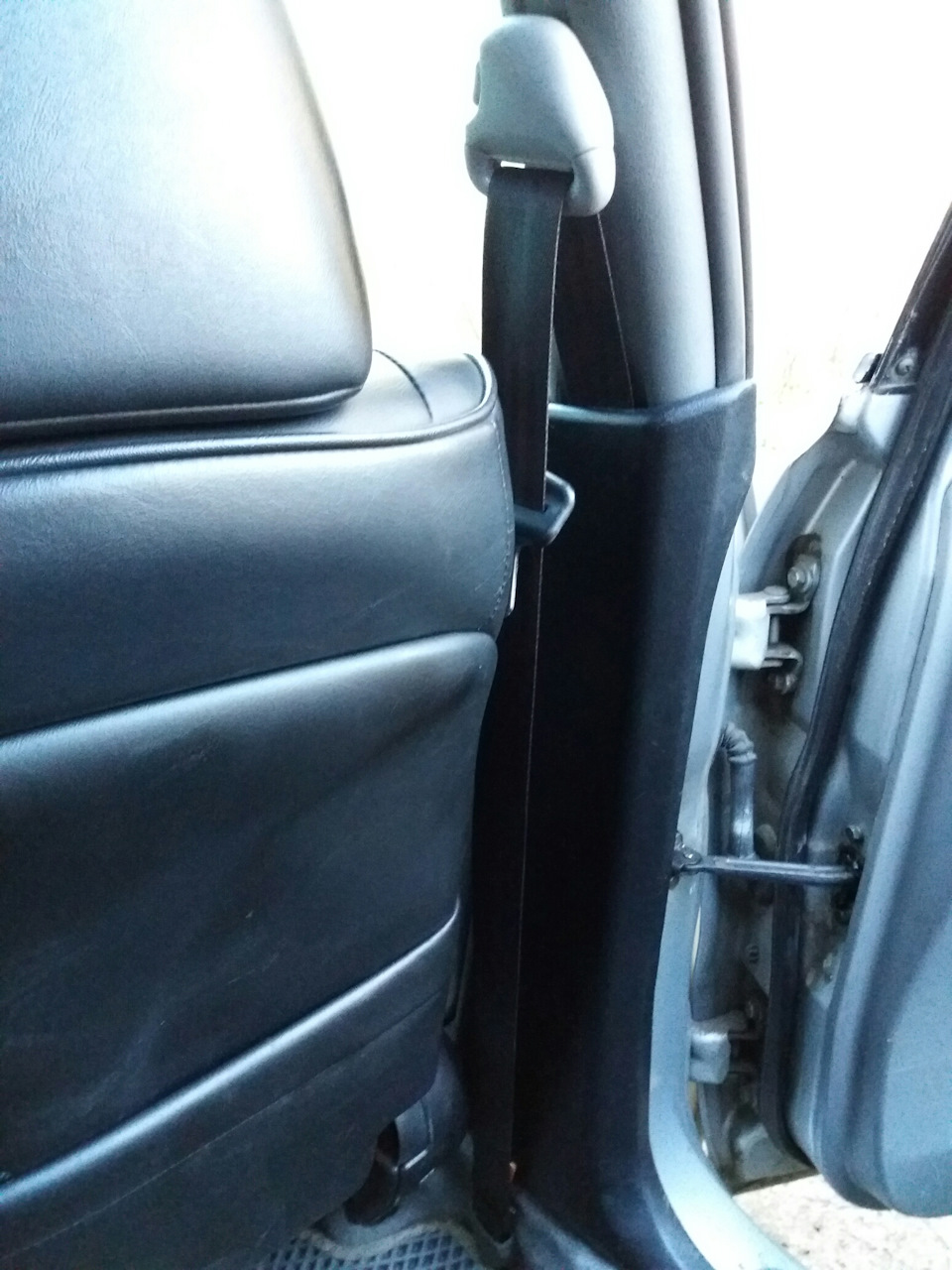 Установка ремней безопасности с пиропатроном от европы на амера ...