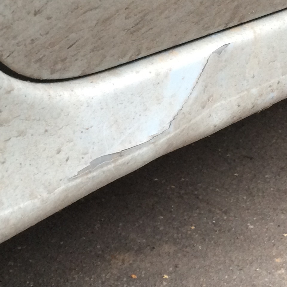 Оказывается помял порог. Вот беда-то — Renault Megane I, 1,6 л, 2001 ...