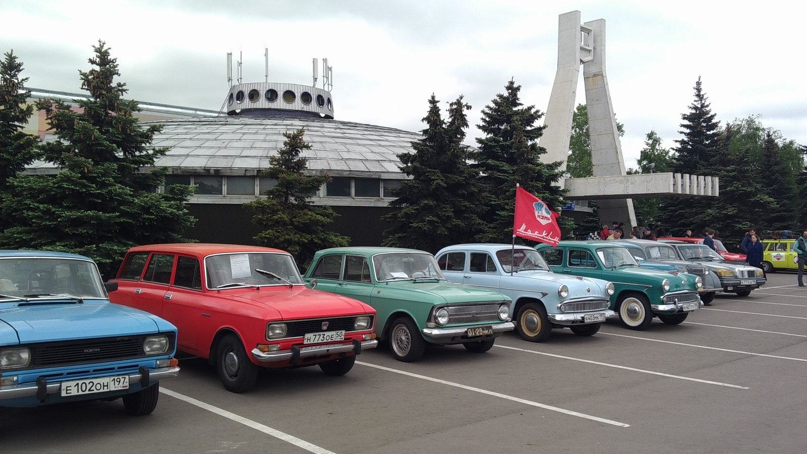 Завод москвич. Завод Москвич АЗЛК Текстильщики. Завод АЗЛК Москва. Завод Москвич на Волгоградском проспекте. АЗЛК, Москва, Волгоградский проспект, 42.