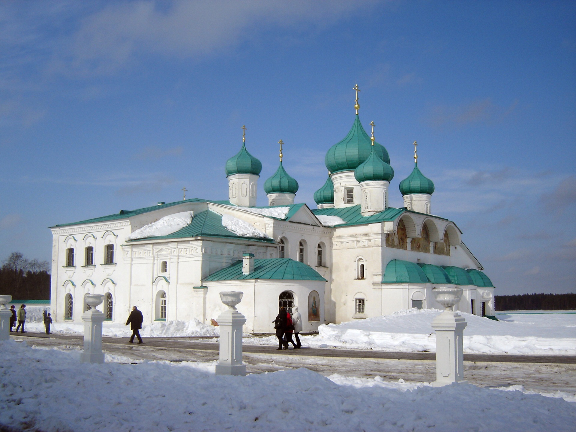 Александро Свирский монастырь ночью