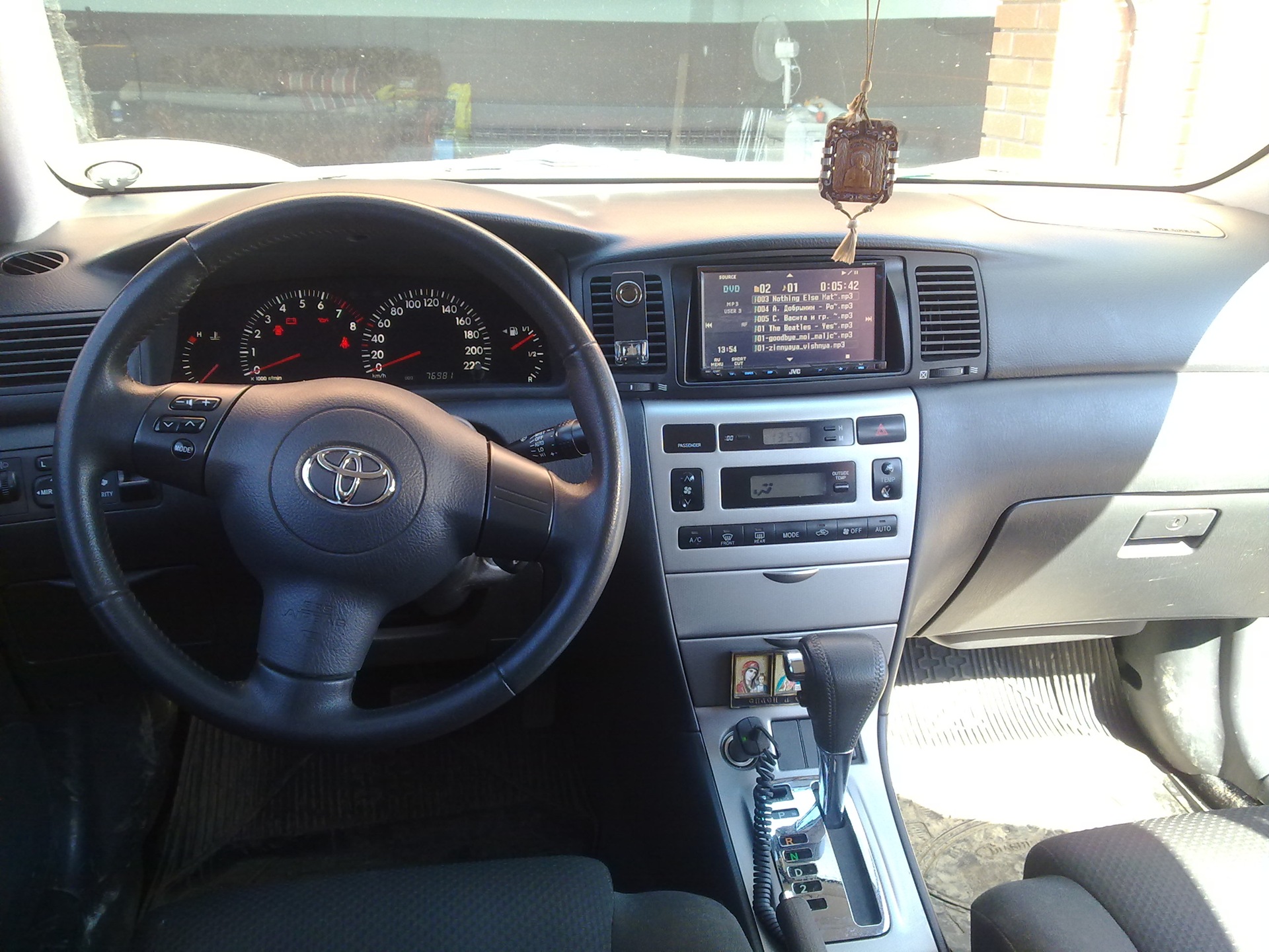 Replacing the radio - Toyota Corolla 16 liter 2006