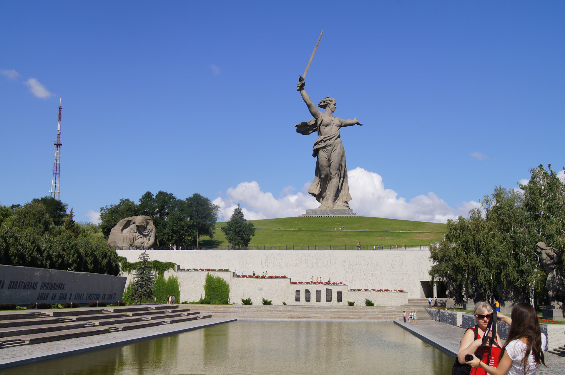 Фото волгограда мамаев. Ламборгини Волгоград Мамаев Курган. План Мамаева Кургана в Волгограде. Мамаев Курган ландшафт. Граница Донецка Мамаев Курган.