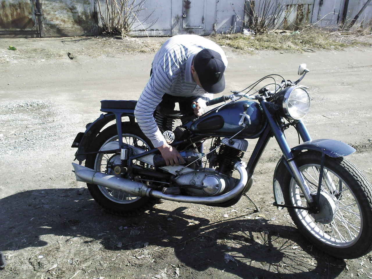 Как завести иж 56 после долгого простоя. Заводить иж. Заводка иж планета. Заводить иж. Иж планета 5 зима.