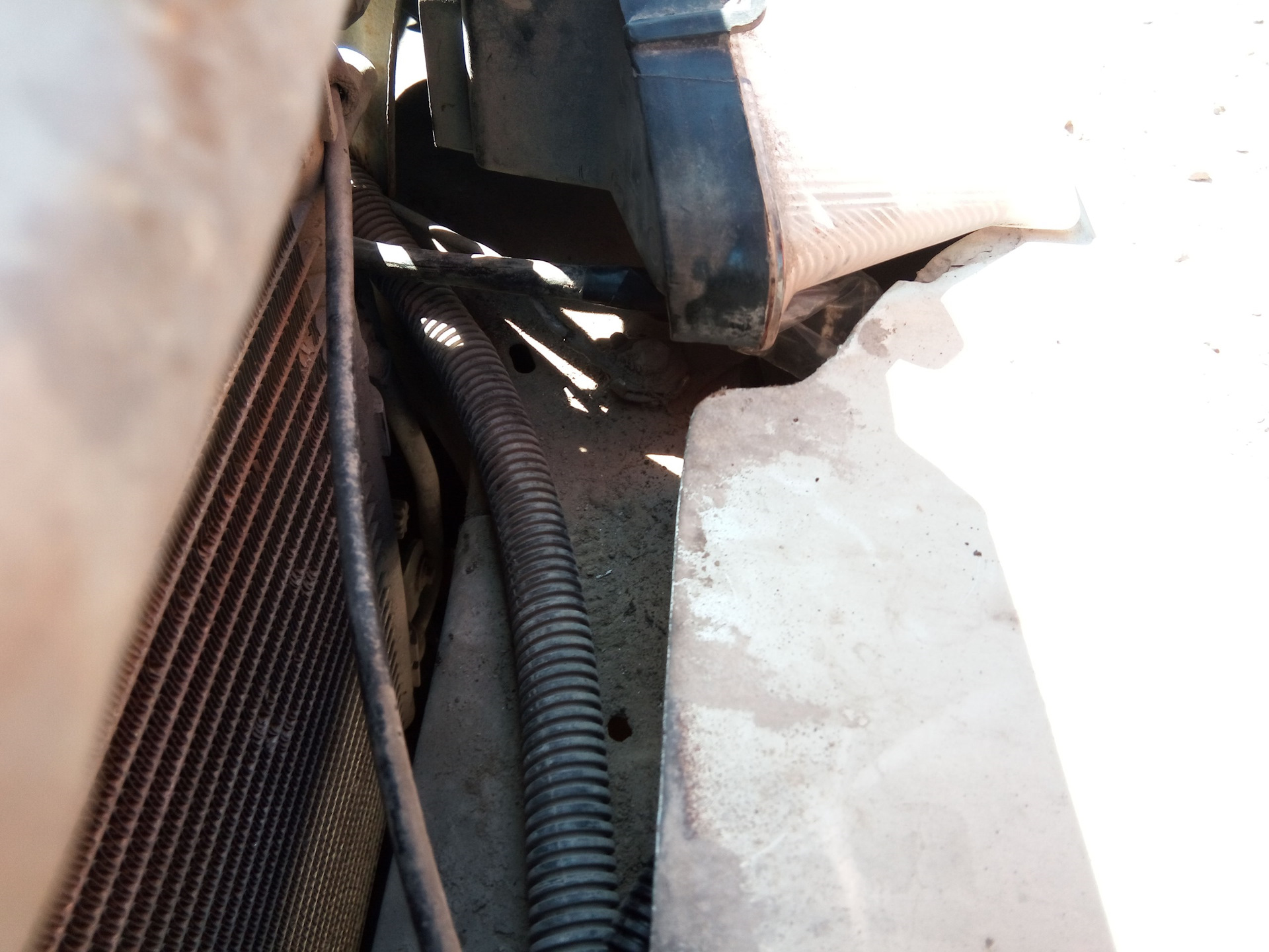 Перенос сигнала в другое место — Renault Megane I, 1,6 л, 2003 года ...