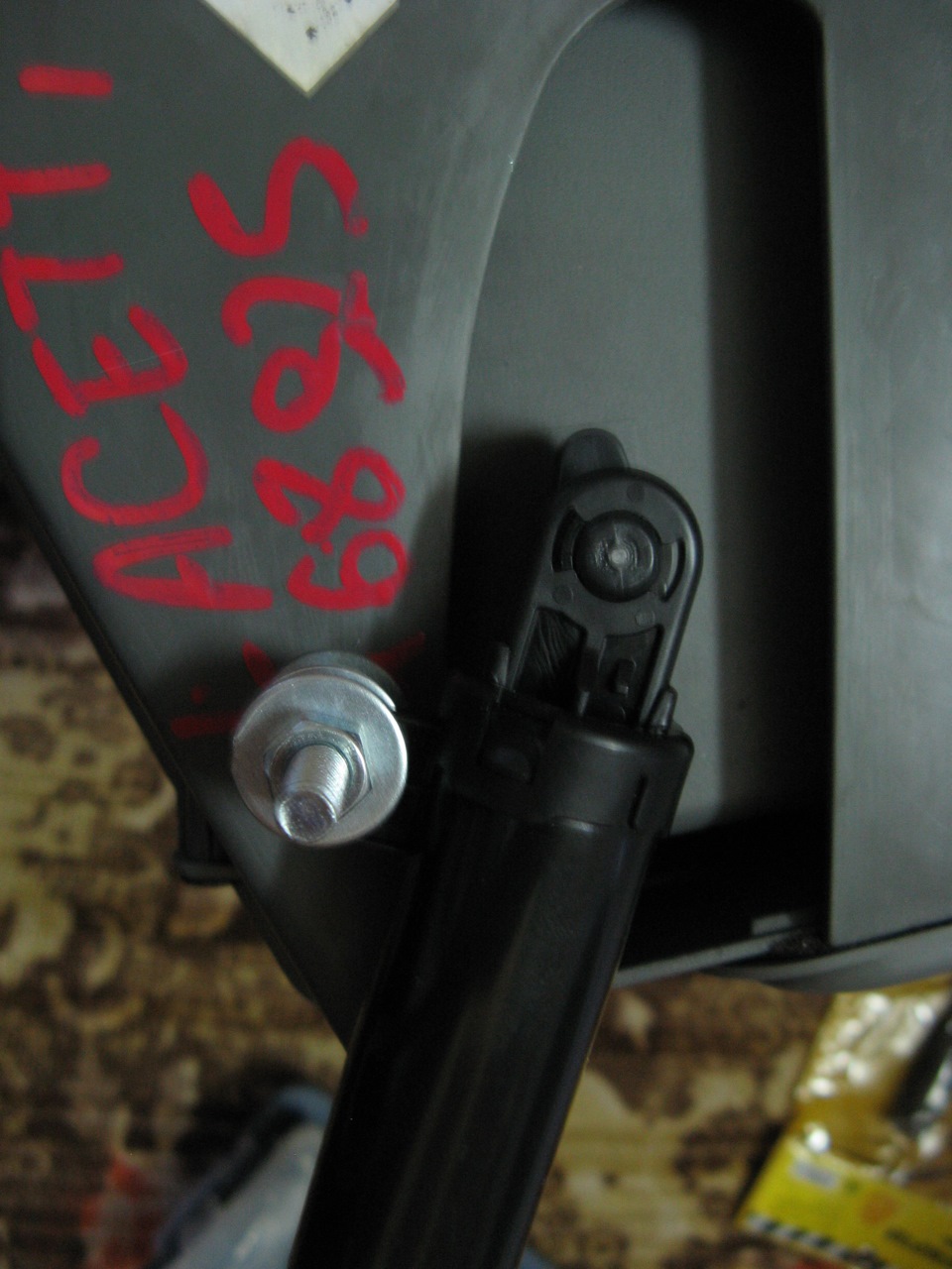 Плавное открывание бардачка — Chevrolet Lacetti SW, 1,6 л, 2011 года ...