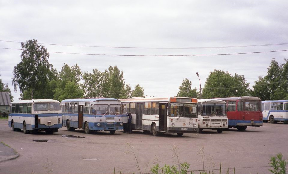 Автобусы кировский завод. Автостанция Кировск ЛИАЗ 677. ЛИАЗ 677 В Кировске. ЛИАЗ 677 В Кировске 3902. ЛИАЗ 5256 В Кировске.