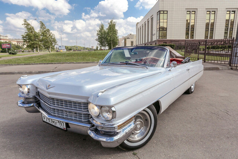 Cadillac deville фото