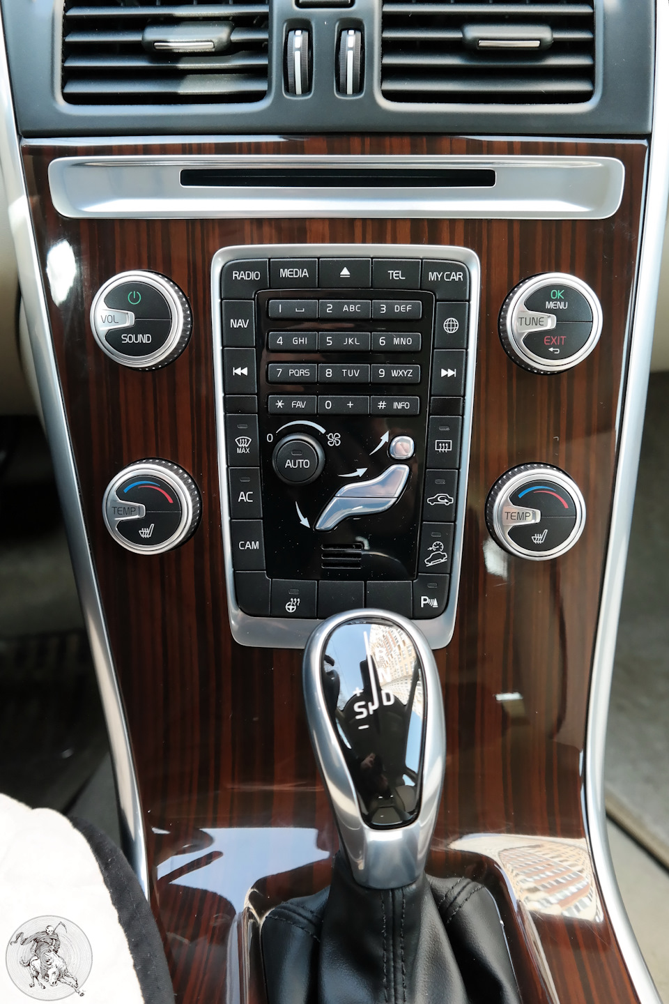 Фото в бортжурнале Volvo XC60 (1G)