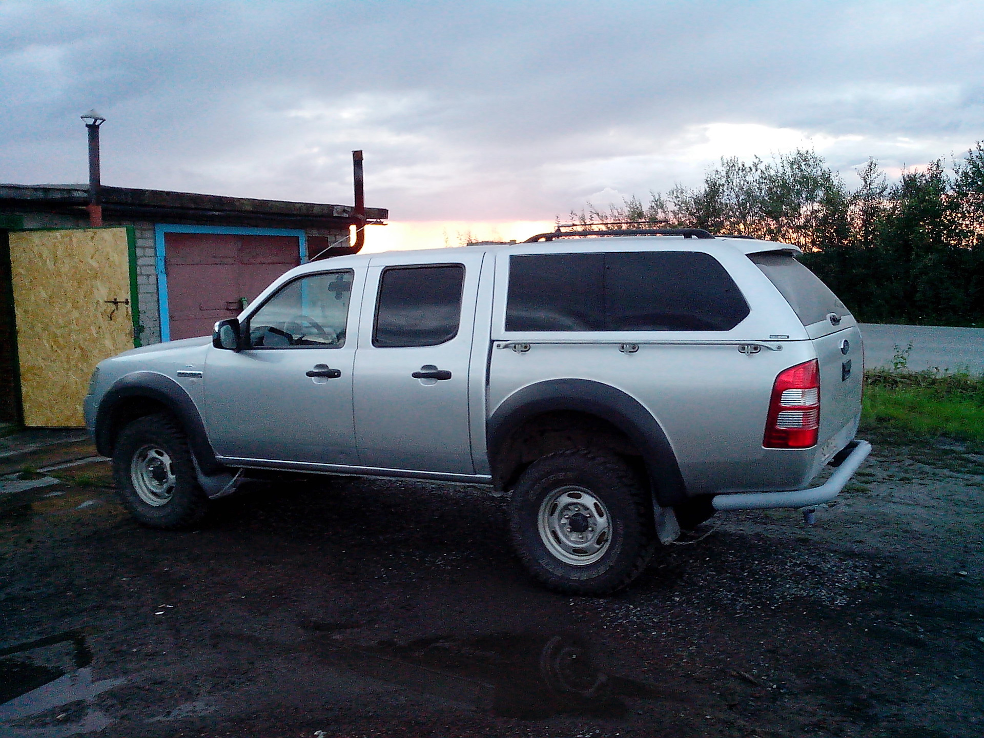 Авито форд рейнджер. Кунг Ford Ranger. Ford Ranger 2 с кунгом. Мазда bt50 с кунгом. Форд рейнджер 2008.