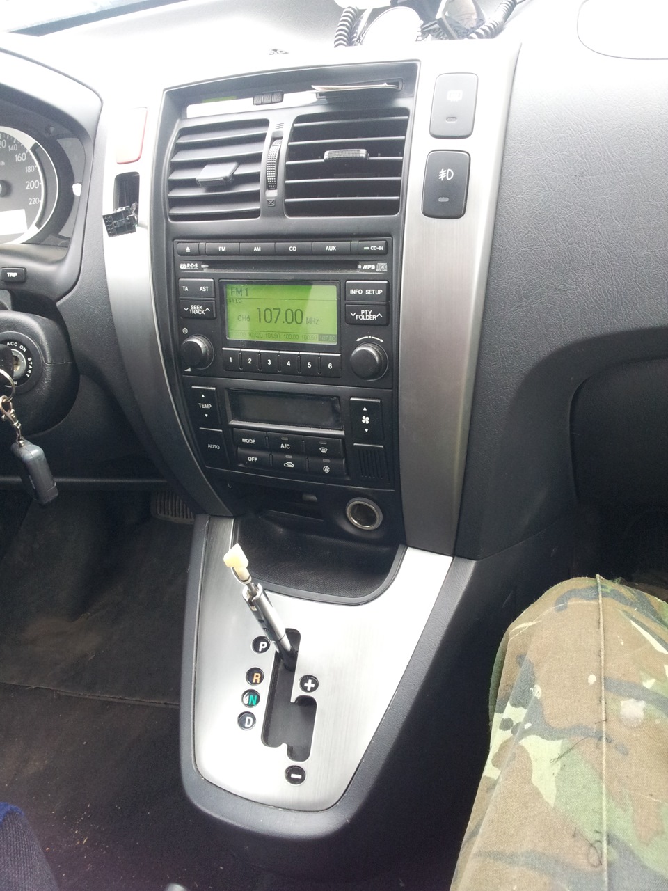 Хендай аукс. Aux Hyundai Tucson 2008. Аукс в Hyundai Tucson 2008. Aux в Хендай Туксон 2008. Аукс в Хендай Туксон 2008.