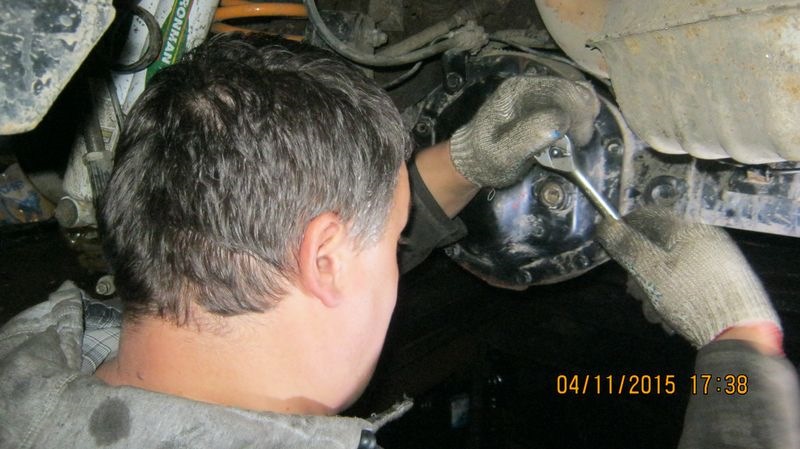 Прикручиваем крышку моста — SsangYong Korando (2G)