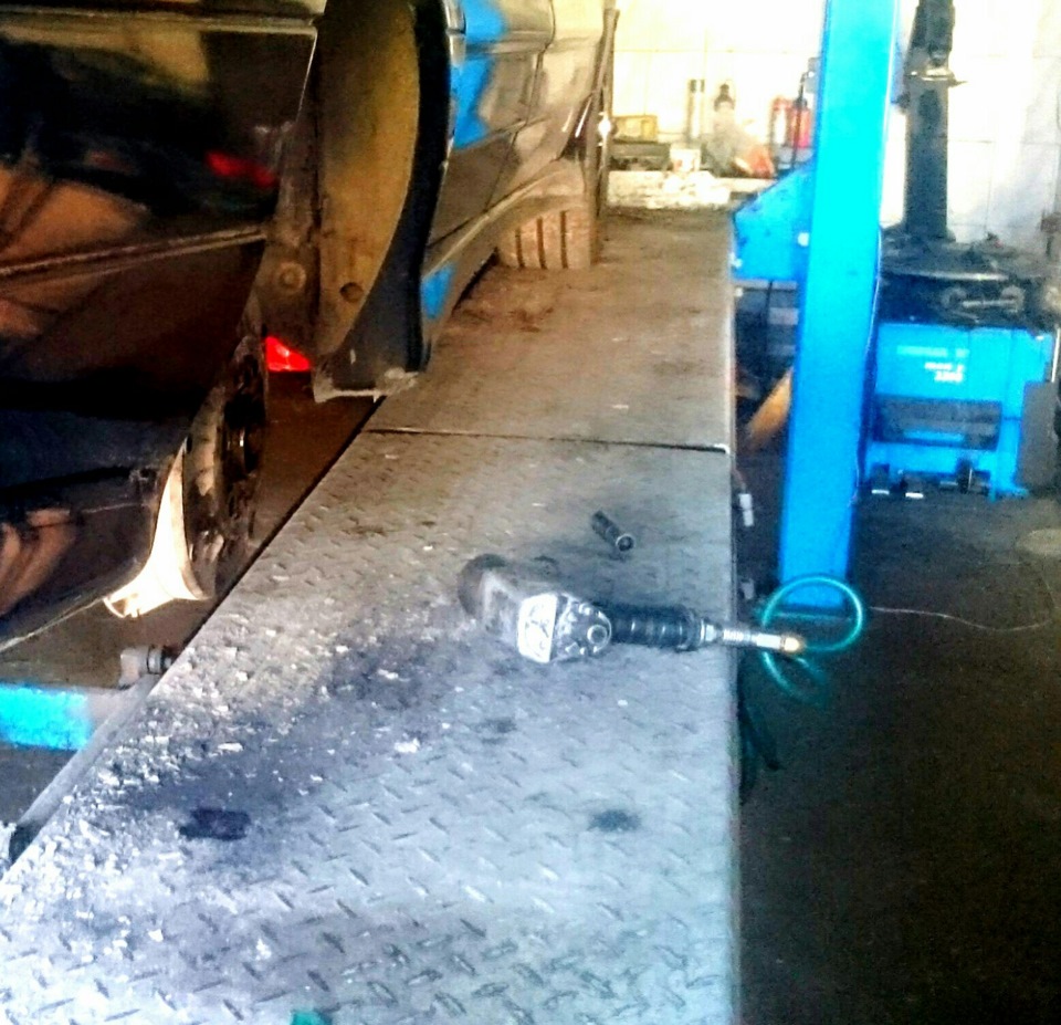 Меняем задние тормозные колодки. — Lada 2114, 1,6 л, 2011 года ...