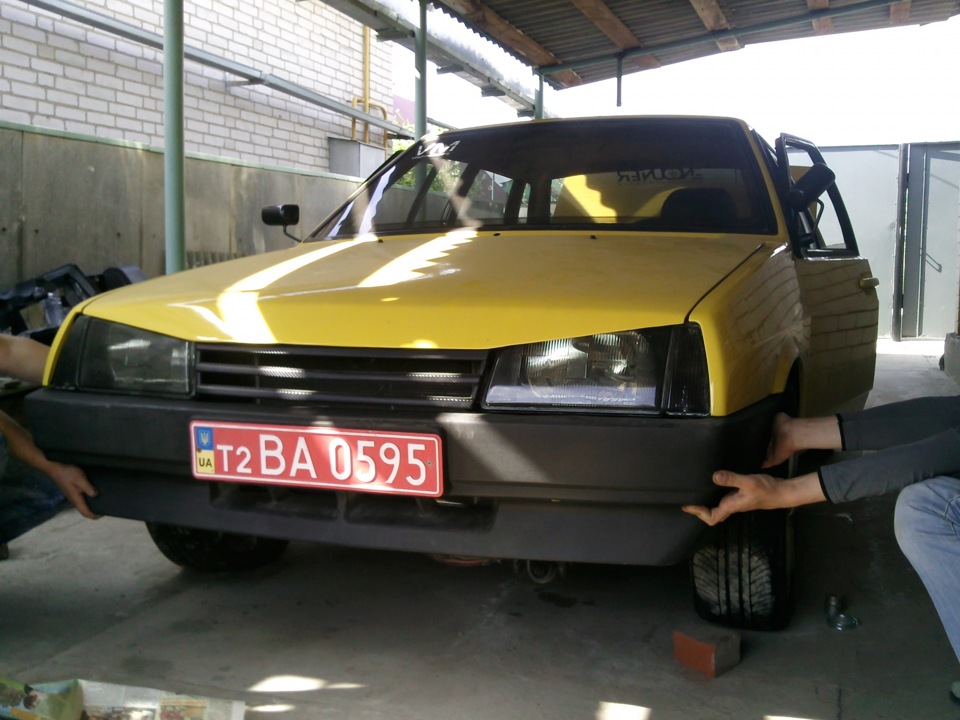 бампер передний, проводка под европанель — LADA 21099, 1,6 л., 2000 ...