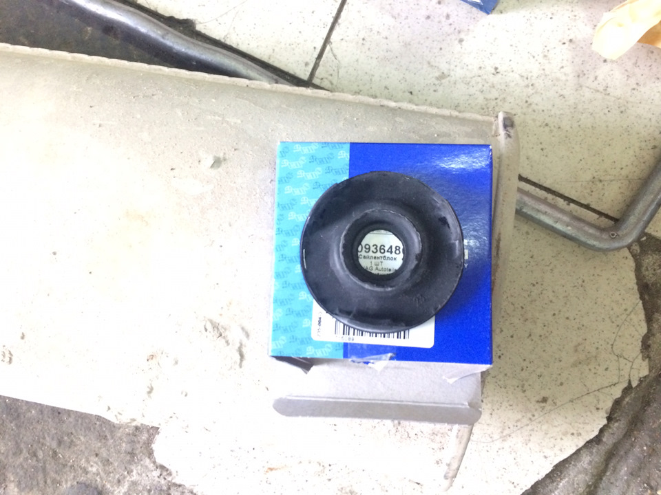 Замена сайлентблоков на балке, сайлентблока на редукторе и реставрация ...