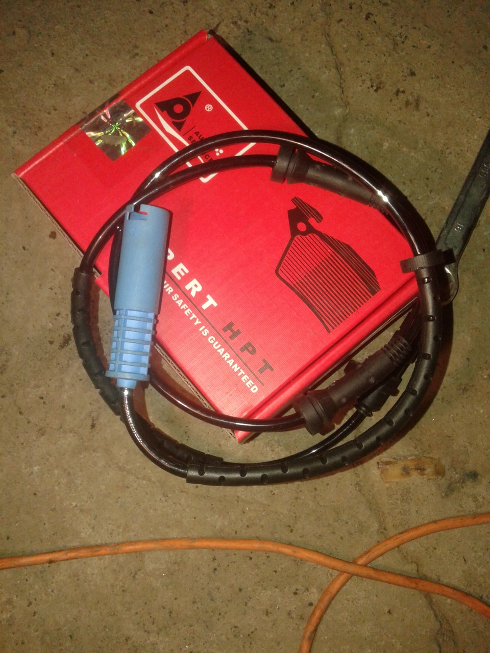 Запись №2 Замена задних тормозных накладок и датчик ABS — BMW 5 series ...