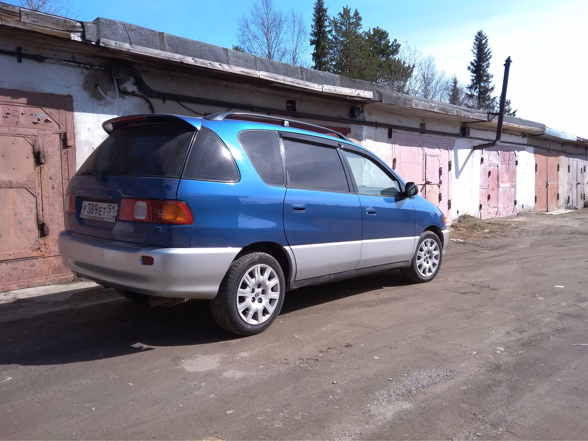 Тойота пикник 2. Toyota Picnic 1997. Тойота пикник 1997. Toyota Picnic 2.0. Тойота пикник 1997 года.