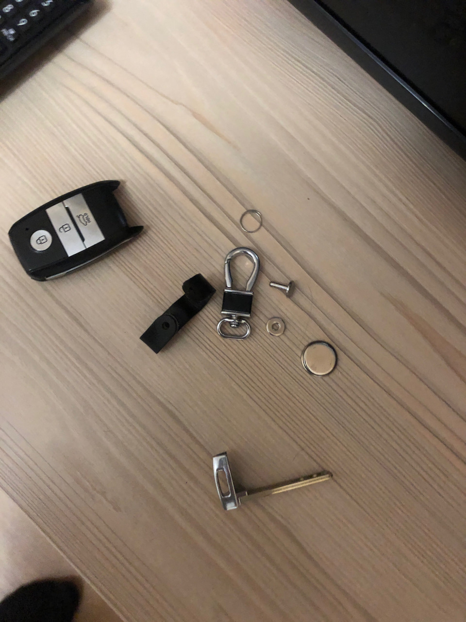 Замена батарейки в брелке — KIA Ceed (2G), 1,6 л, 2013 года ...