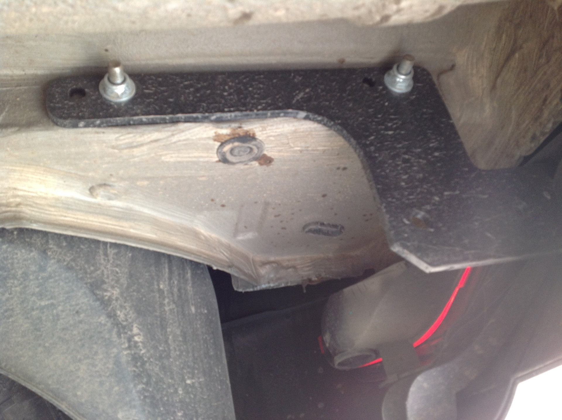 Bosal 1429-a. Фаркоп рено дастер 2013. Установка фаркопа дастер. Дастер 4374a oris фаркоп. 4374-a.