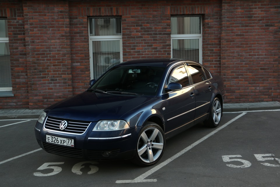 Б5 плюс. VW Passat b5 черный r17. Volkswagen Passat b5 r. Пассат б5 2004. Volkswagen Passat b5 на 17 колесах.