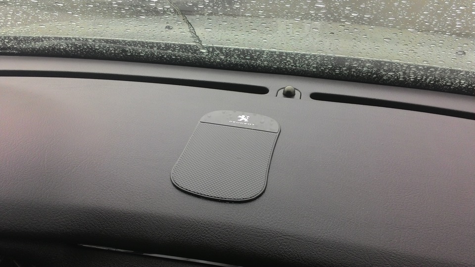 Оригинальный коврик под телефон :) — DRIVE2