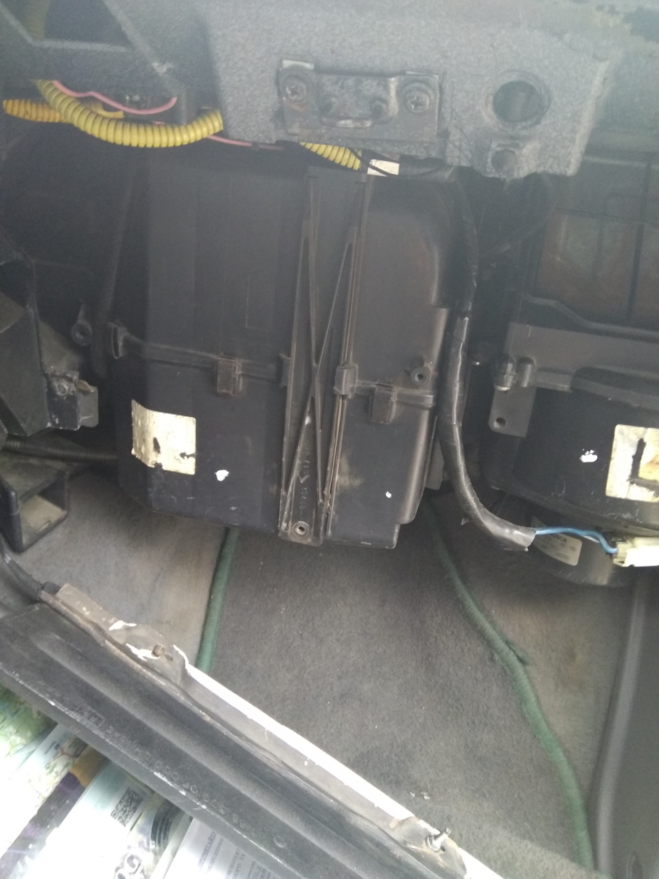 Дышим чистим воздухом или установка фильтра салона - Nissan Terrano II, 2,4 л, 1