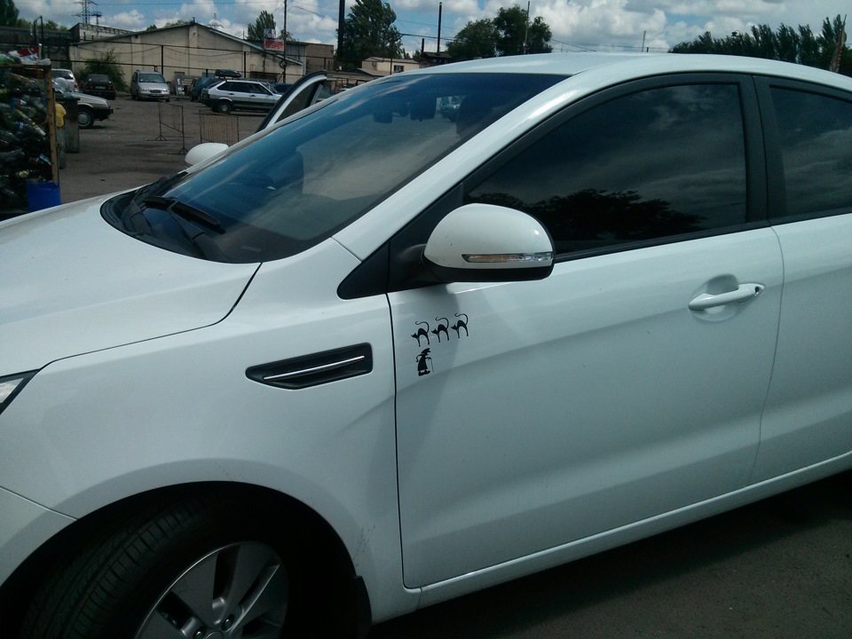 Забавные наклейки — KIA Rio (3G), 1,6 л, 2013 года | стайлинг | DRIVE2