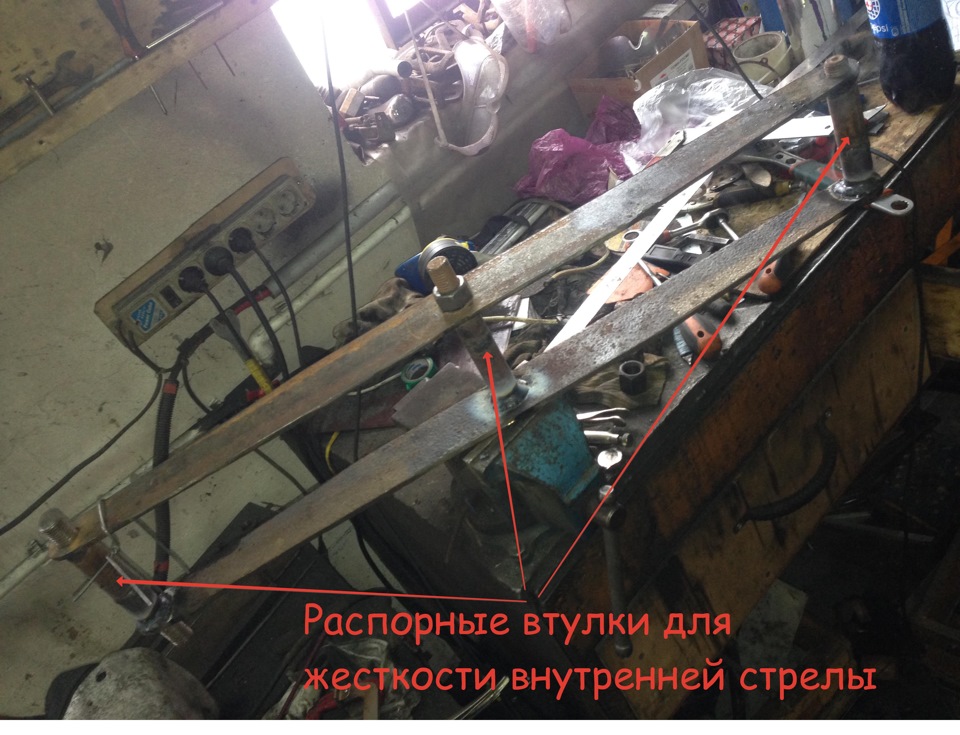 Траверса для подъема автомобиля на яме