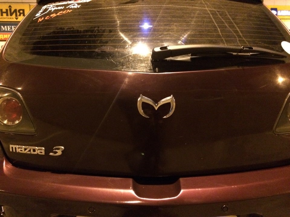 Значок 🙈😜 — Mazda 3 (1G) BK, 1,6 л, 2006 года | стайлинг | DRIVE2