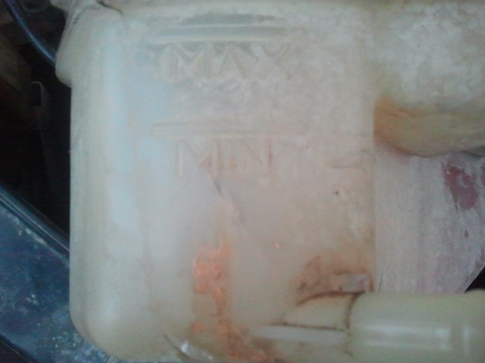 незаметная проблемка. лопнул бачок охлаждающей жидкости. — Ford Fusion ...