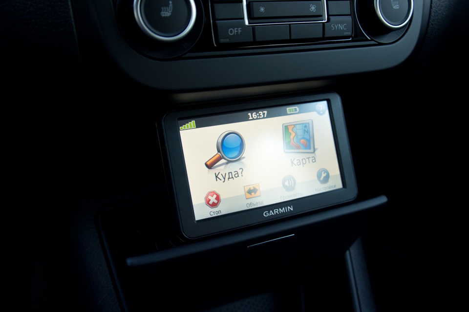 Навигатор Garmin nuvi 50 — Volkswagen Tiguan (1G), 1,4 л, 2013 года ...