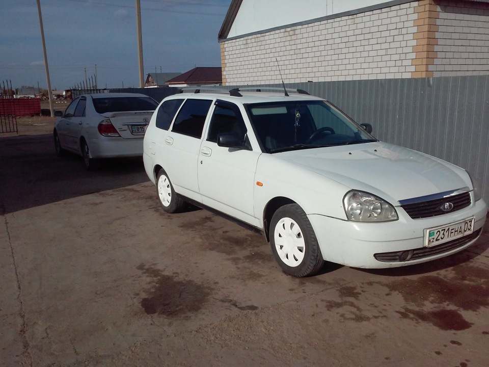 Колпаки белые — Lada Приора универсал, 1,6 л, 2011 года | аксессуары ...