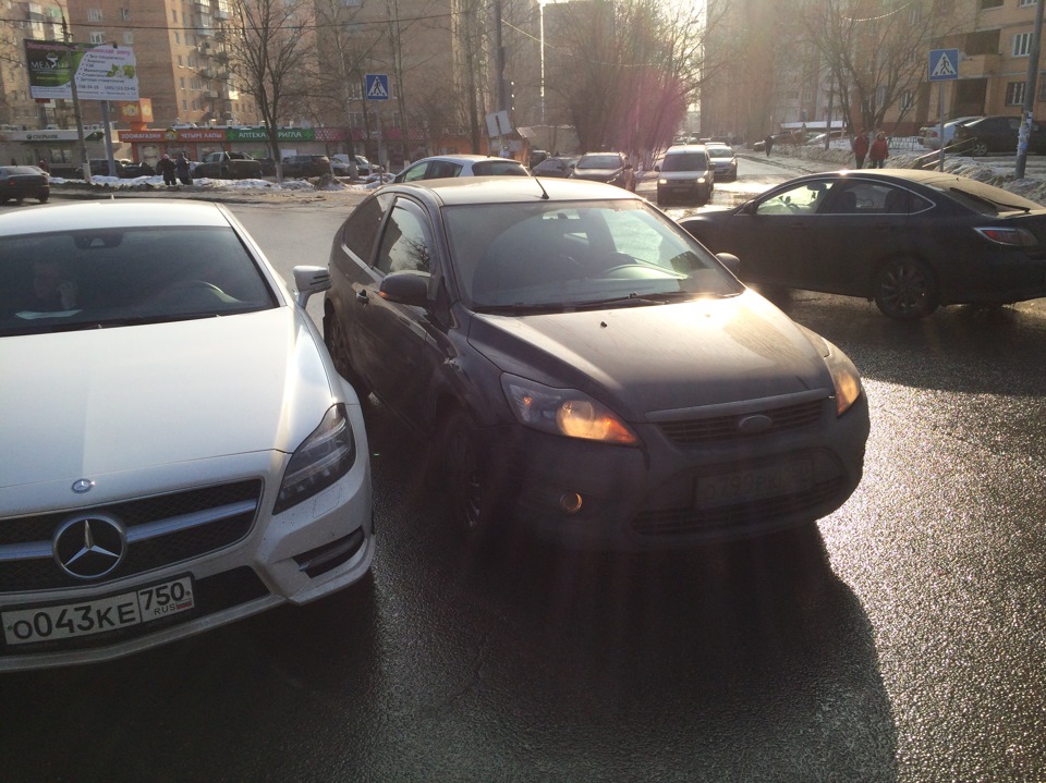 Февральская авария — Ford Focus Hatchback II, 1,6 л, 2008 года | ДТП ...