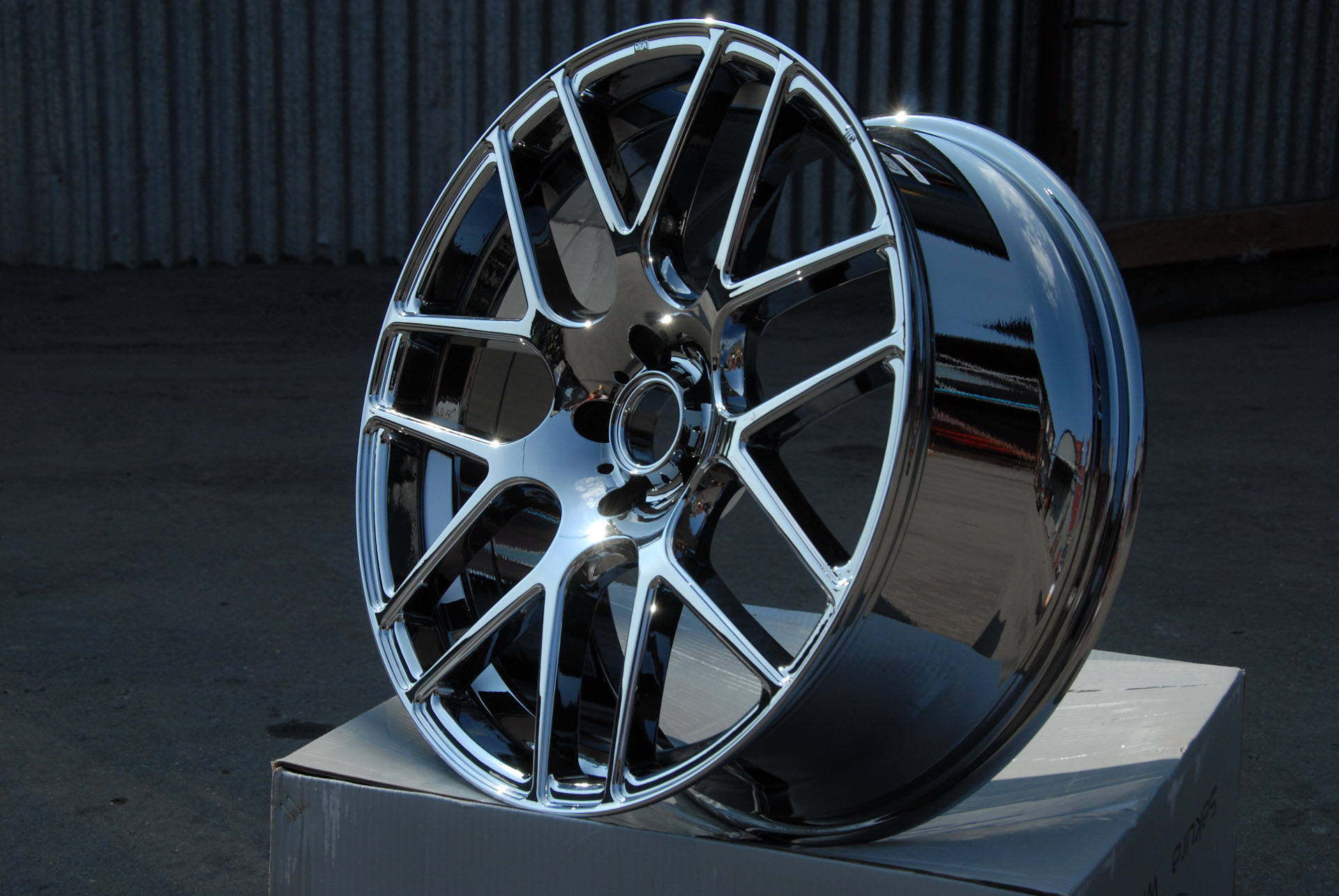 Новые диски 5 150 r18 sakura wheels белые фото