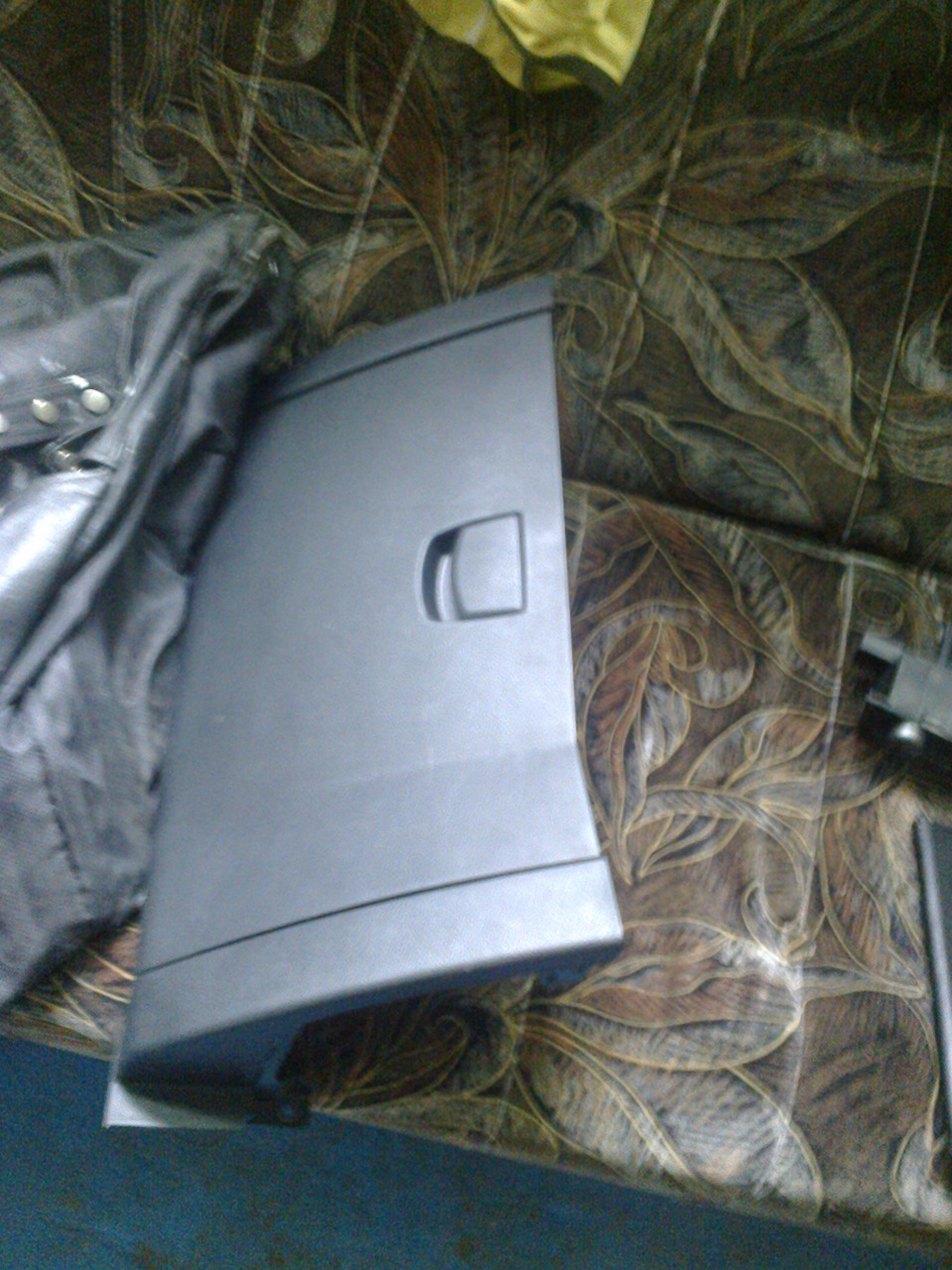 Откручиваем шурупы и снимаем. — SsangYong Kyron