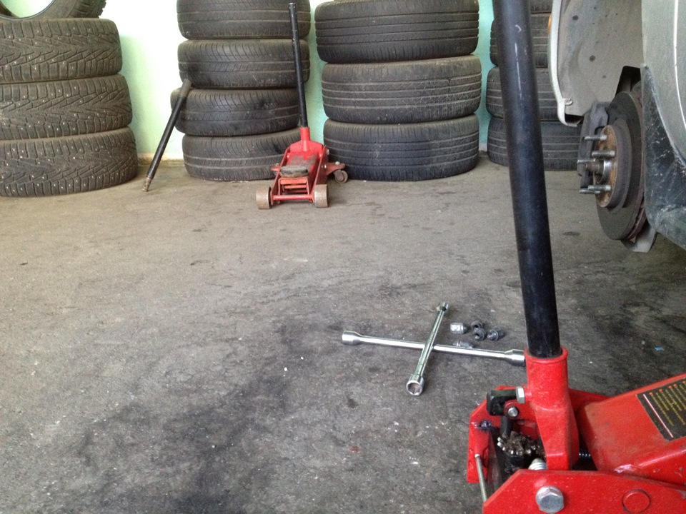 Шиномонтаж за 800р. R16 — Ford Taurus (3G), 3 л, 1997 года | шины | DRIVE2