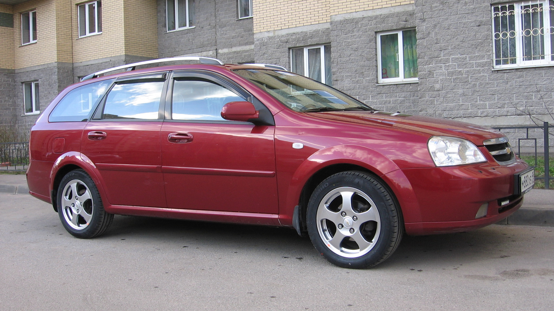 Chevrolet Lacetti красная универсал диски